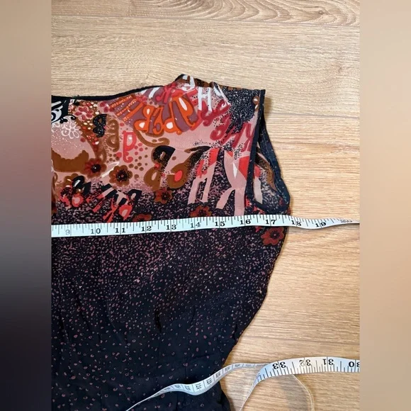 5/$25 -  VINTAGE Unique Floral Patterned Dress - Picture 4 of 6